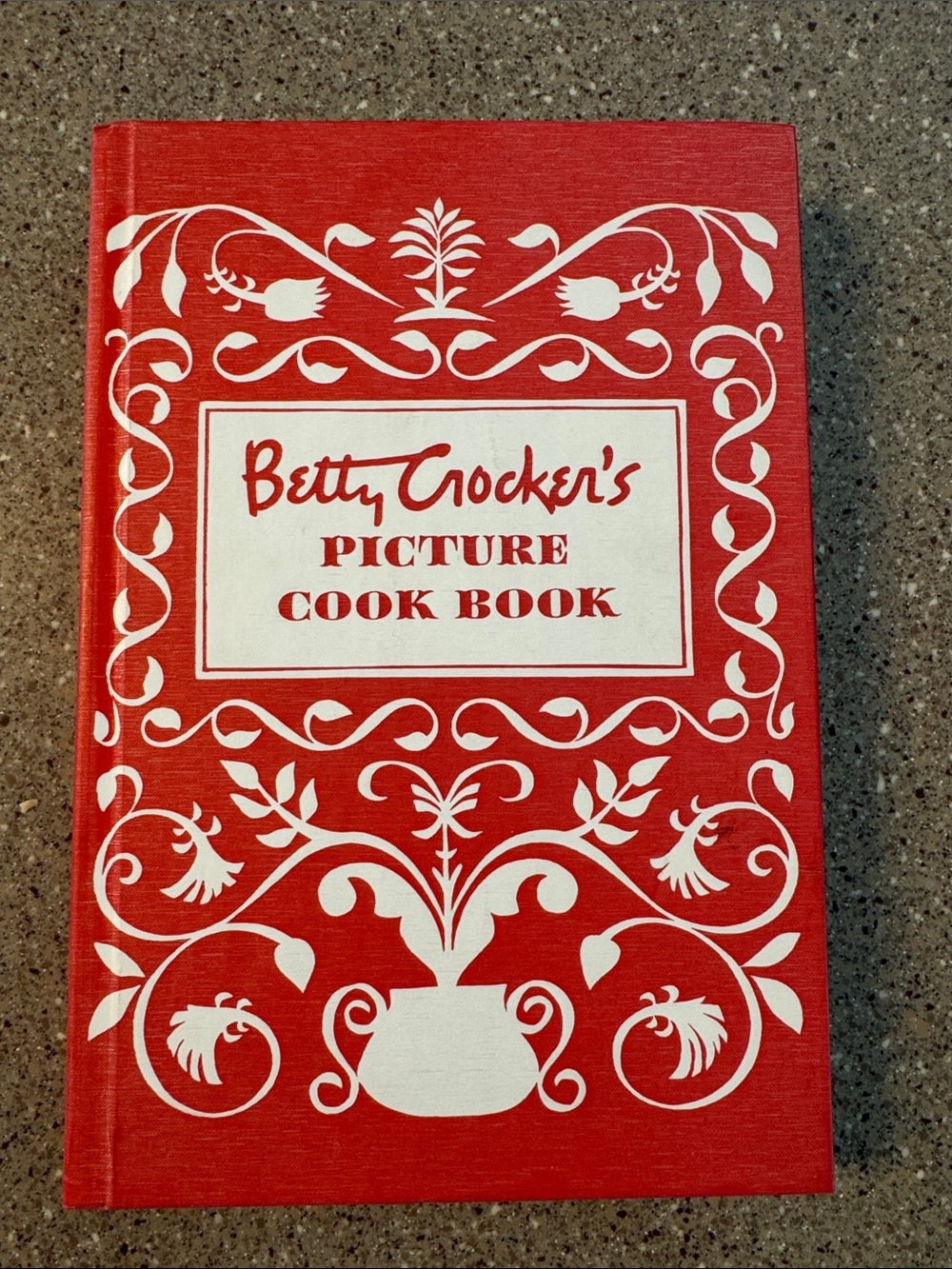 Vintage Betty Crocker Red and White Picture Cook Book